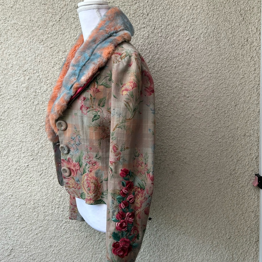 Women's Colorful Floral Vintage Jacket - Picture 4 of 7